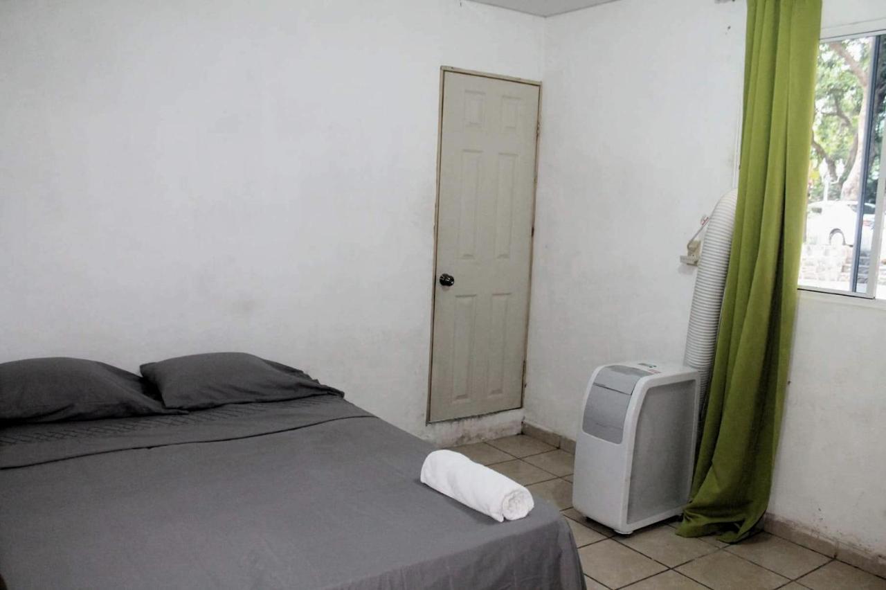 Hotel Puesta Del Sol San Salvador Esterno foto